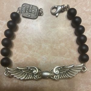 King baby wings bracelet silver with onyx beads new with bag and box & clothes